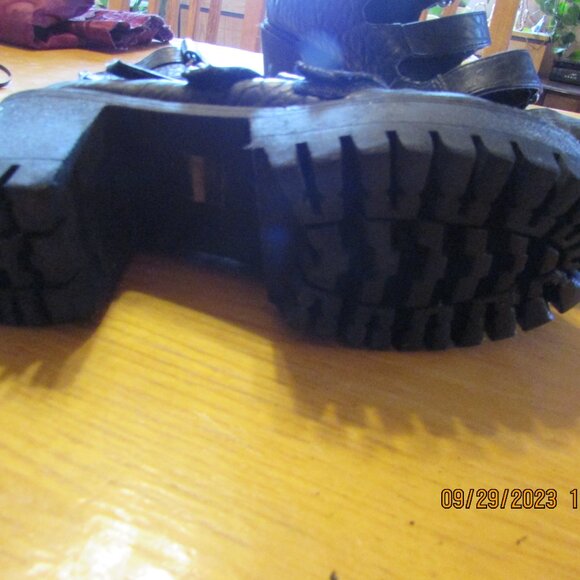 Biker-style velcro closure boot/shoe - Picture 4 of 4